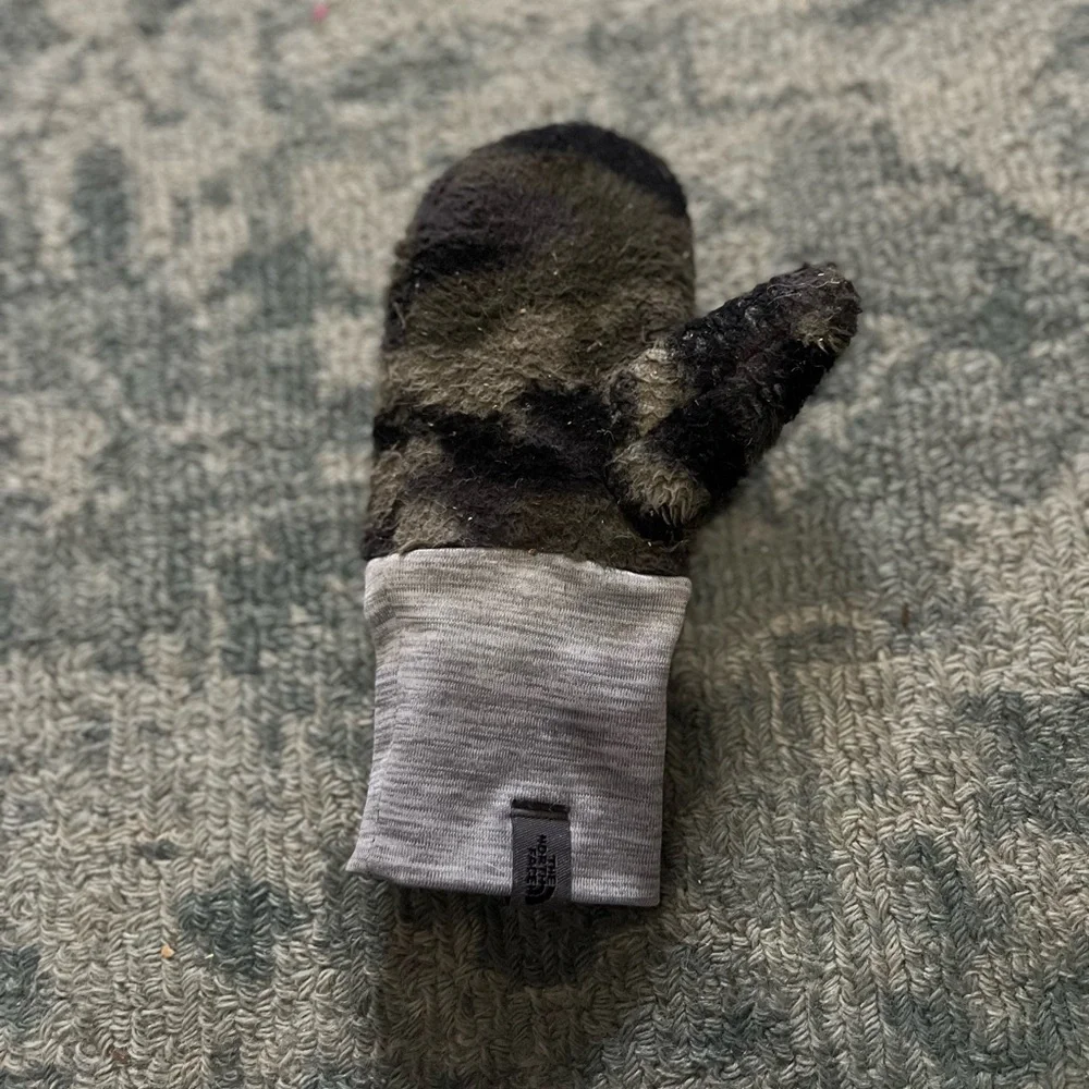 The North Face Fleece Camouflage Mittens 3T
